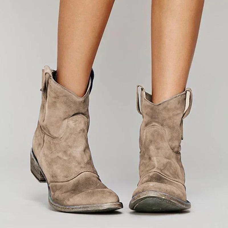 Dames enkellaarsjes in westernstijl met klassieke afwerking